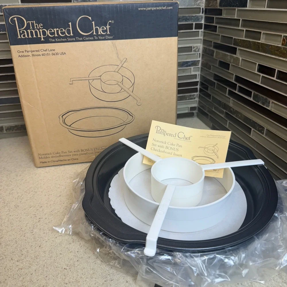 NEW The Pampered Chef Nonstick Cake Pan‎ Set (3) w/ Checkerboard Insert 9611 NIB